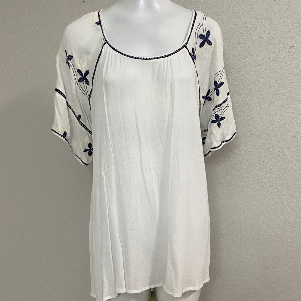 Torrid Short Sleeve Top Size 1